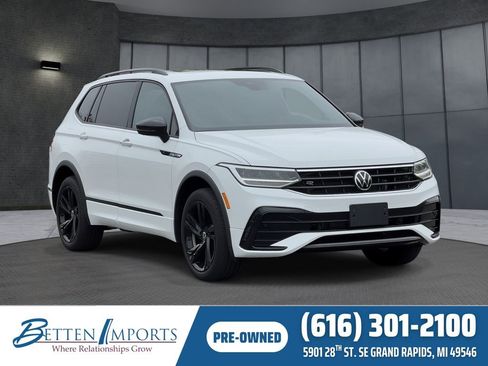 Used 2023 Volkswagen Tiguan SE R-Line AWD/4WD image 1