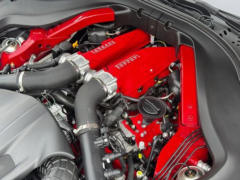 Used 2024 Ferrari Roma Spider RWD image 37