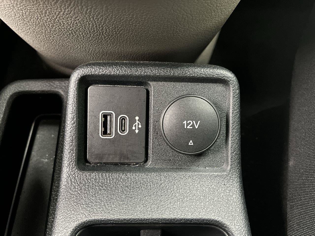 Used 2022 Ford Transit Connect XLT FWD image 16
