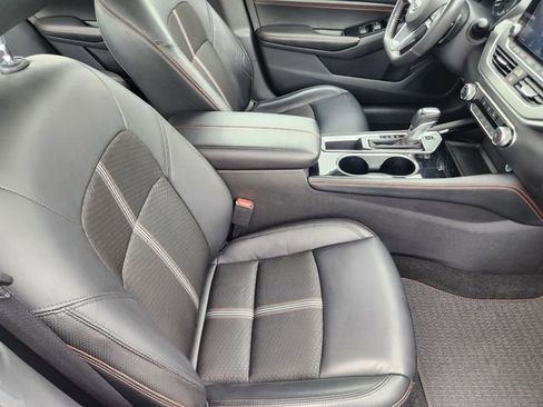 Used 2023 Nissan Altima 2.5 SR FWD image 14