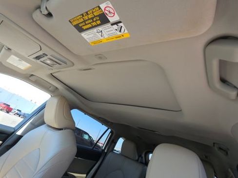 Used 2023 Toyota Highlander XLE image 15