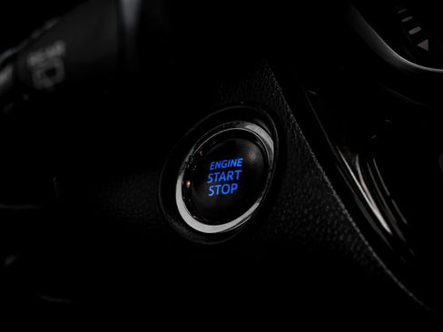 Used 2019 Toyota C-HR XLE image 27