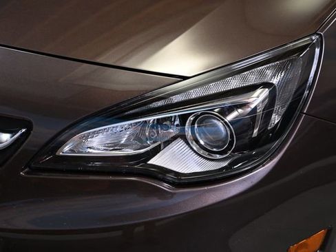 Used 2016 Buick Cascada Premium image 18