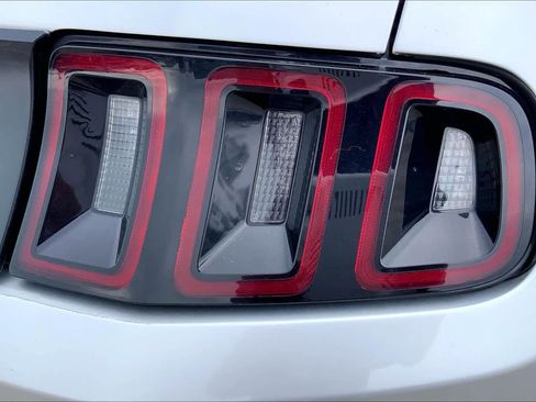 Used 2014 Ford Mustang GT Premium image 28