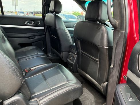 Used 2016 Ford Explorer XLT w/ Equipment Group 202A FWD image 28
