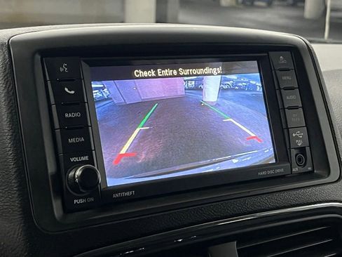 Used 2020 Dodge Grand Caravan SE w/ Rear Park Assist Package FWD image 23