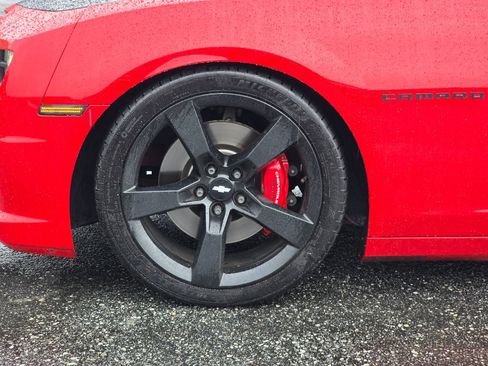 Used 2013 Chevrolet Camaro SS w/ SS Performance Package RWD image 12