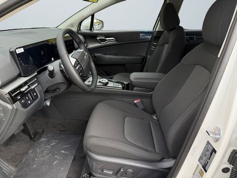 New 2026 Kia Sportage S image 9