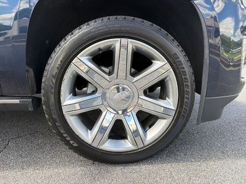 Used 2019 Cadillac Escalade Premium Luxury RWD image 12