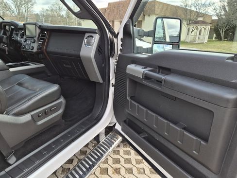 Used 2014 Ford F250 Lariat w/ Chrome Package image 14