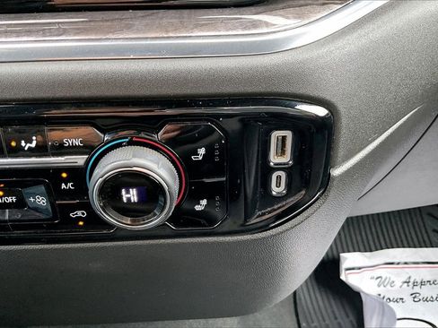 Used 2024 Chevrolet Silverado 2500 LTZ image 17