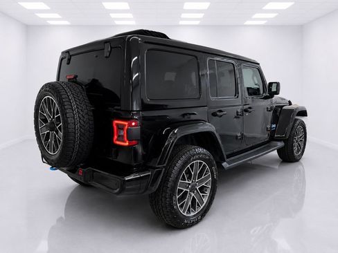 Used 2024 Jeep Wrangler High Altitude AWD/4WD image 10