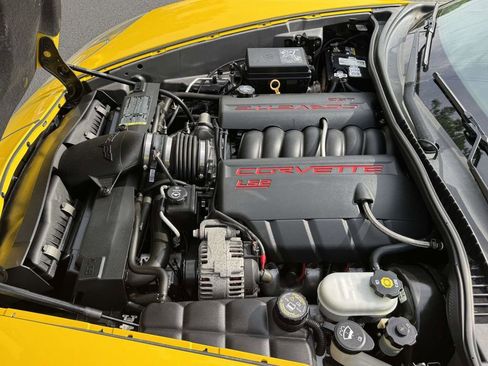 Used 2007 Chevrolet Corvette Coupe w/ Performance Package RWD image 28