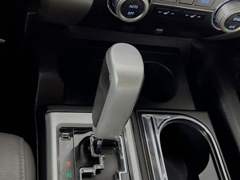 Used 2018 Toyota Tundra Limited image 23