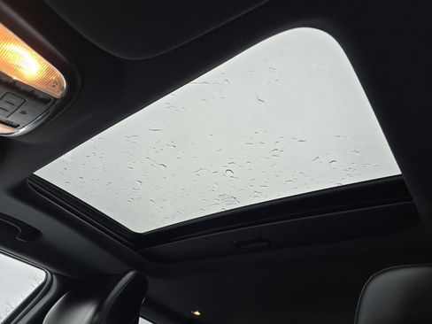 Used 2021 Jeep Grand Cherokee Limited image 3