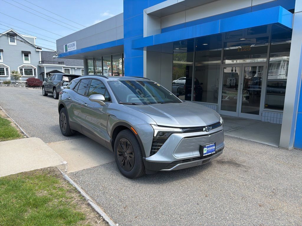New 2025 Chevrolet Blazer EV LT AWD/4WD image 7