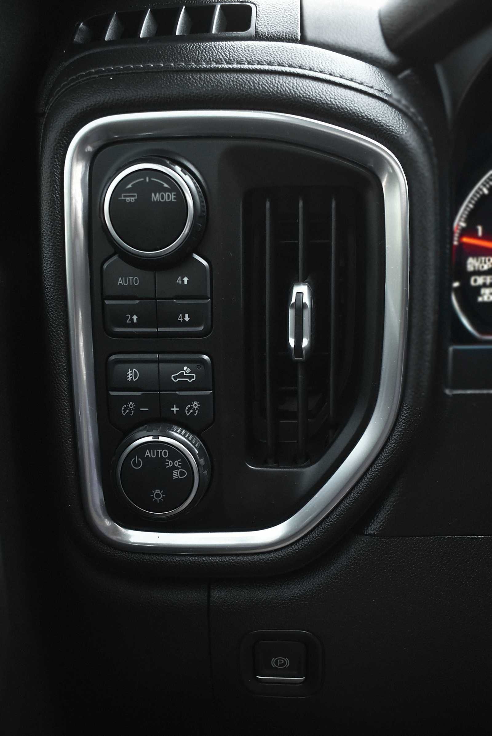 Used 2019 Chevrolet Silverado 1500 LT Trail Boss AWD/4WD image 20