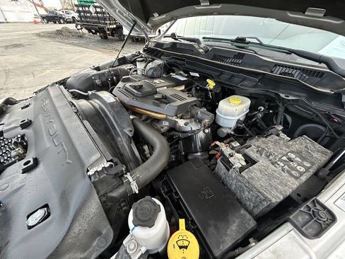 Used 2018 RAM 3500 Tradesman w/ Chrome Appearance Group image 22