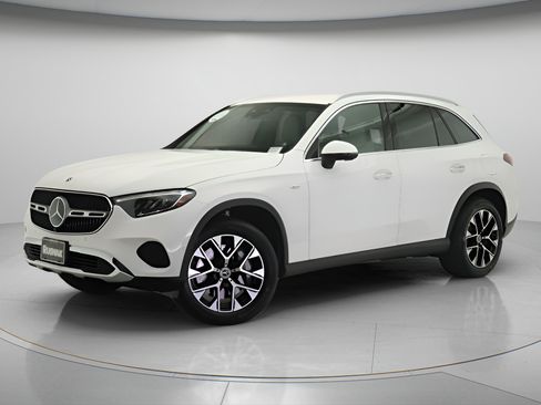 Certified 2025 Mercedes-Benz GLC 350e 4MATIC image 3