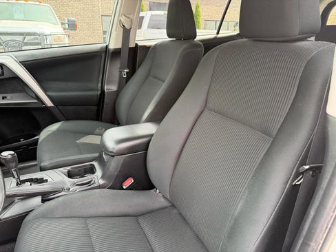 Used 2016 Toyota RAV4 LE image 11