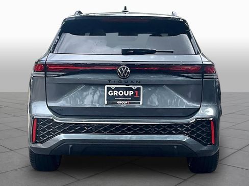 New 2026 Volkswagen Tiguan SE R-Line FWD image 4