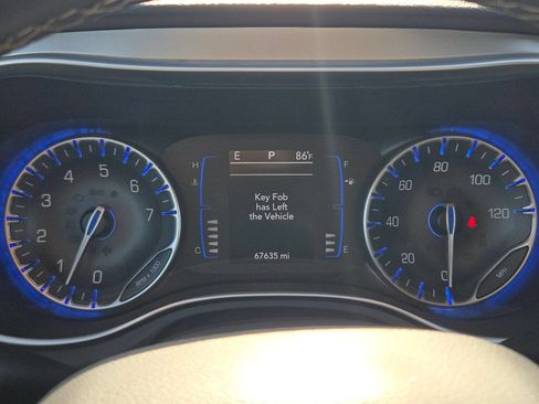 Used 2018 Chrysler Pacifica Touring Plus w/ S Appearance Package FWD image 21