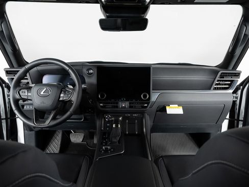 Used 2025 Lexus GX 550 image 29