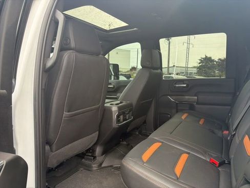 Used 2023 GMC Sierra 2500 AT4 w/ AT4 Preferred Package AWD/4WD image 18