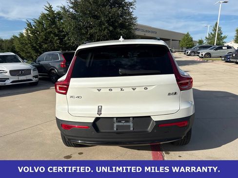 Certified 2025 Volvo XC40 B5 Plus AWD/4WD image 6