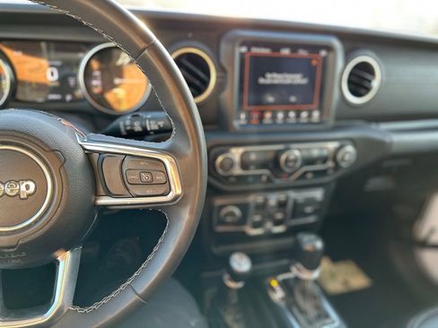 Used 2023 Jeep Wrangler Unlimited Sahara image 8