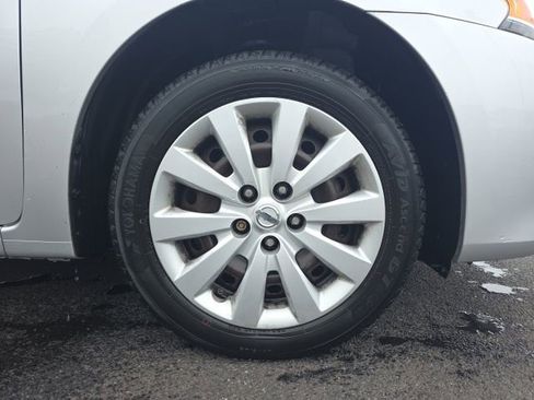 Used 2015 Nissan Sentra S image 10
