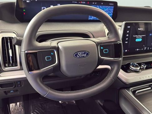 Used 2025 Ford Expedition Max Active RWD image 10