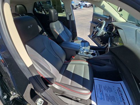 Used 2023 Buick Envision Essence w/ Sport Touring Package AWD/4WD image 29
