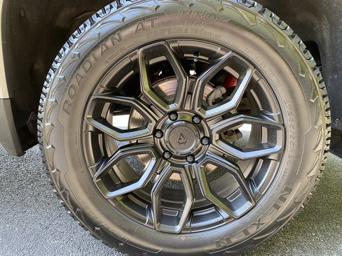 Used 2024 GMC Sierra 1500 Elevation w/ Preferred Package AWD/4WD image 46