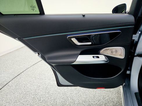 Used 2025 Mercedes-Benz E 450 4MATIC Sedan image 23