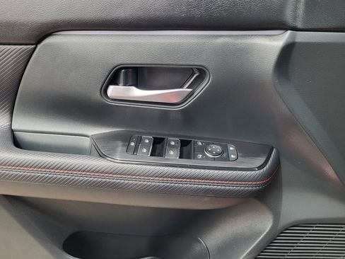 Certified 2025 Nissan Kicks SR AWD/4WD image 17