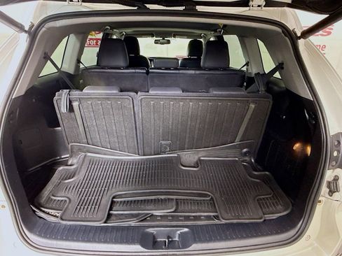 Used 2014 Toyota Highlander XLE AWD/4WD image 31