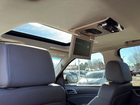 Used 2015 GMC Yukon Denali w/ Premium Package image 18