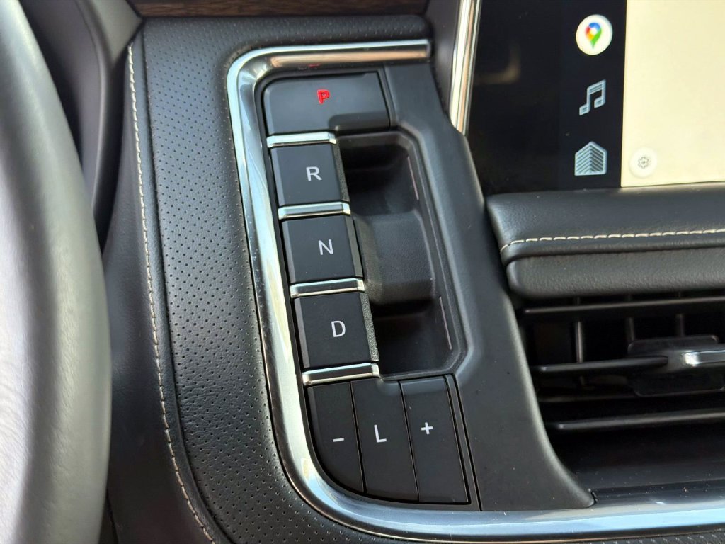 Used 2022 Chevrolet Suburban Premier AWD/4WD image 23