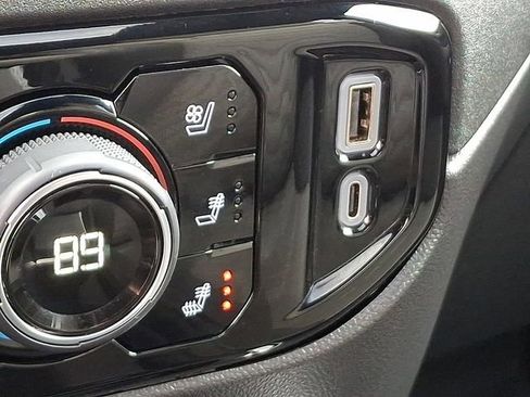 Used 2024 Chevrolet Silverado 1500 ZR2 image 27