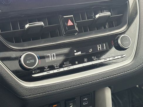 Used 2024 Toyota Corolla Cross XLE w/ Convenience Package image 25