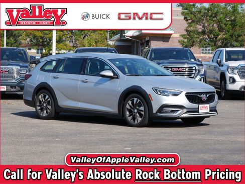 Used 2018 Buick Regal Preferred w/ Sights and Sounds Package image 1