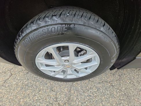 Used 2023 Chevrolet Equinox LT image 33