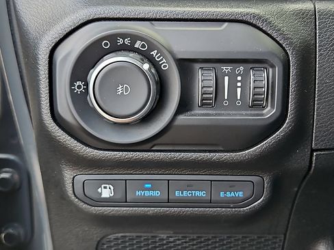 Used 2021 Jeep Wrangler Unlimited Rubicon 4xe w/ Cold Weather Group AWD/4WD image 27