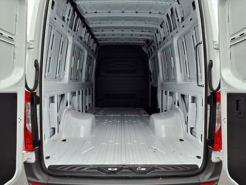 New 2025 Mercedes-Benz Sprinter 3500 image 9