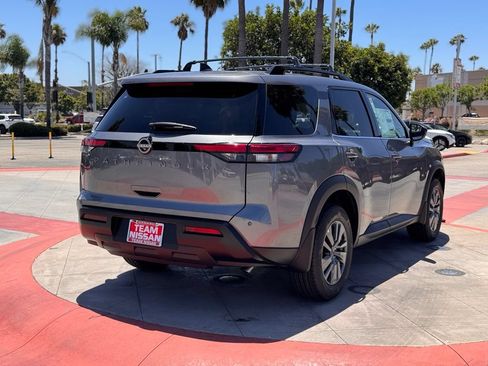 New 2026 Nissan Pathfinder SV w/ Cargo Package FWD image 8