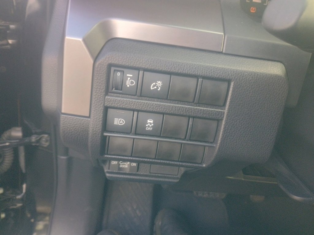 Used 2026 Toyota Tacoma SR5 AWD/4WD image 17