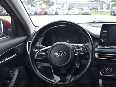 Used 2021 Kia Seltos S FWD image 29