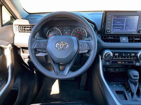 Used 2022 Toyota RAV4 XLE image 5