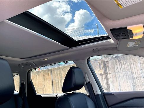 Used 2021 Nissan Rogue SV w/ Premium Package FWD image 14